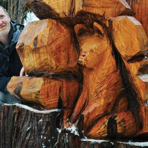 Lumberjack turns North Vancouver family's beloved tree into a bear